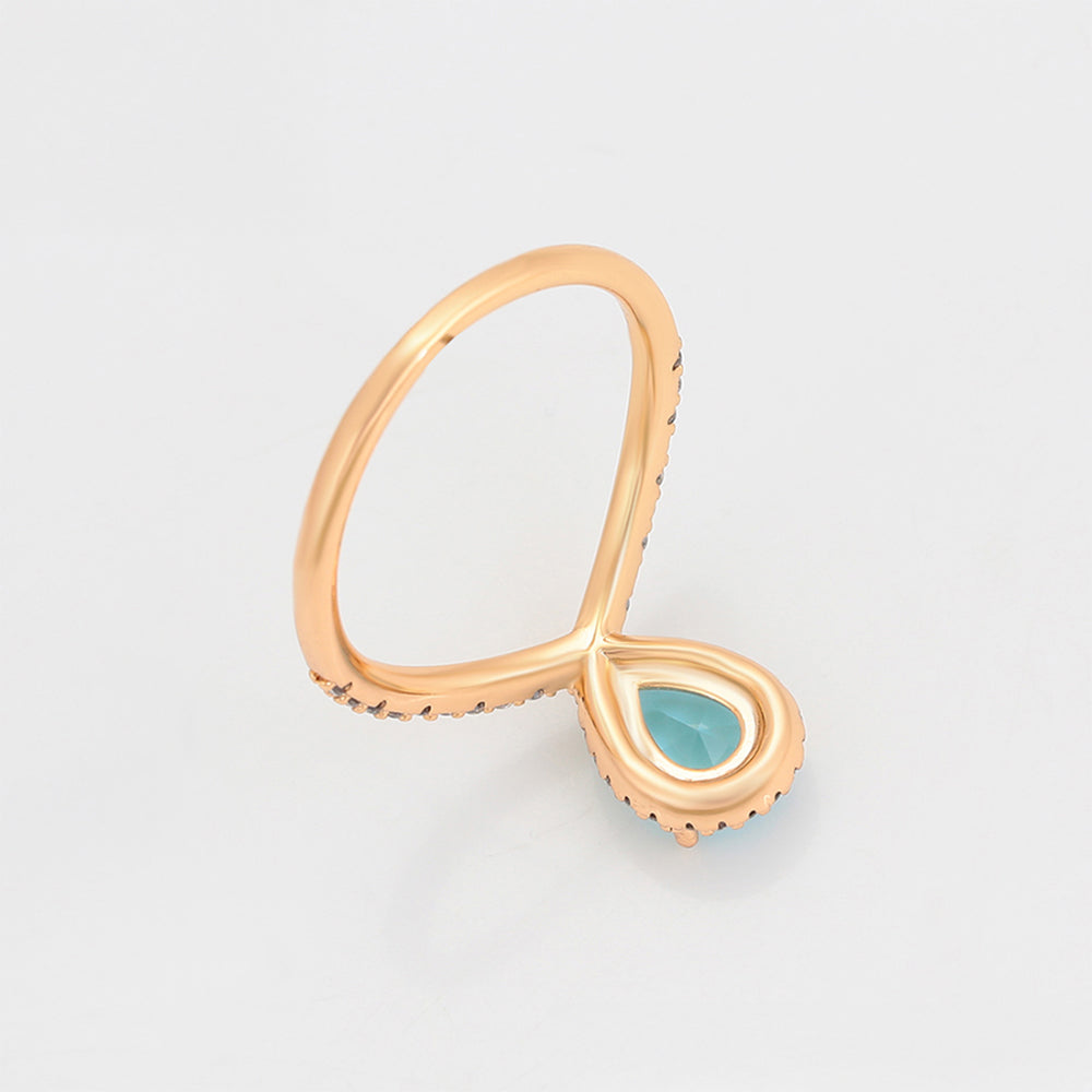 Ring aus goldplattierterr Legierung mit blauem Emporia®-Kristall und weißem Emporia® Kristall 5 