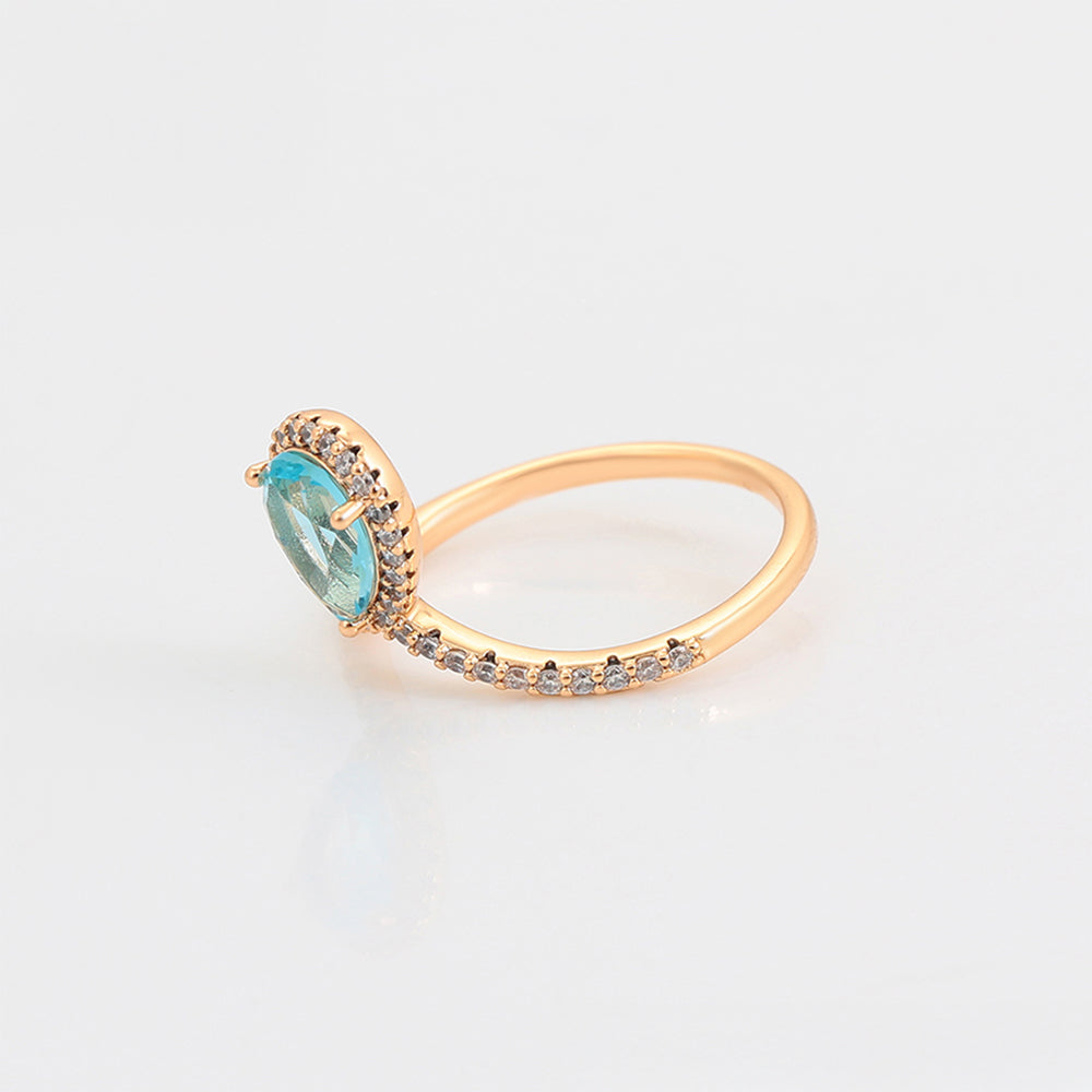Ring aus goldplattierterr Legierung mit blauem Emporia®-Kristall und weißem Emporia® Kristall 6 