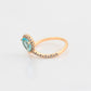 Ring aus goldplattierterr Legierung mit blauem Emporia®-Kristall und weißem Emporia® Kristall