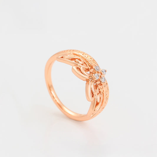 Ring aus goldplattierterr Legierung mit weißem Emporia® Kristall