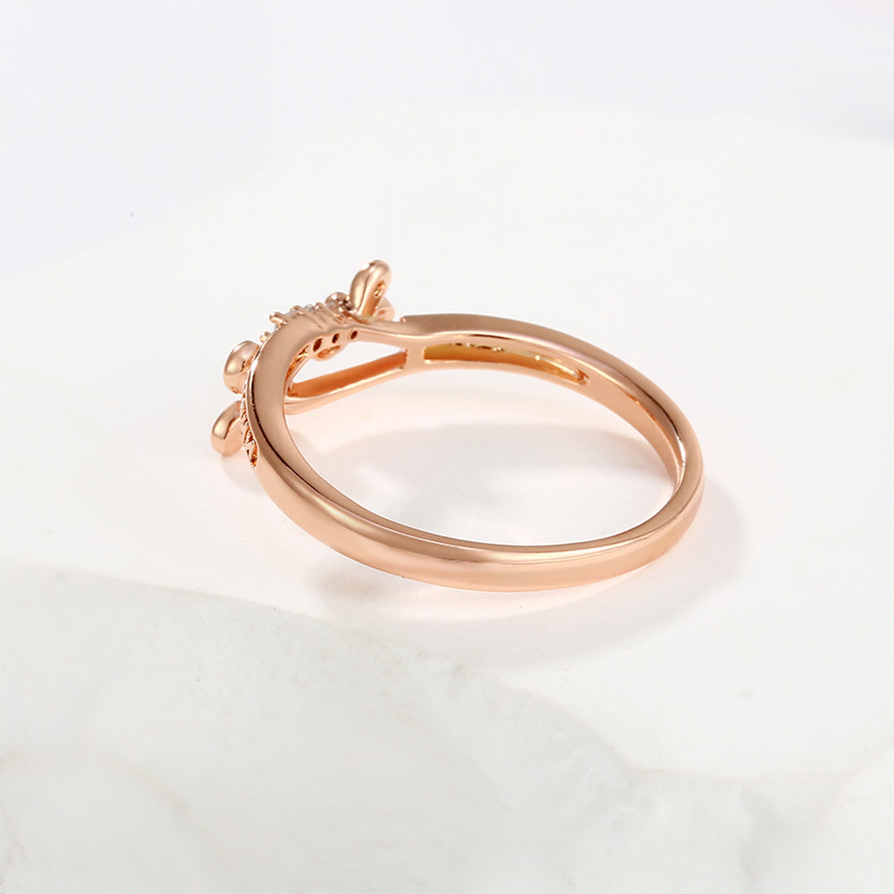 Ring aus goldplattierterr Legierung mit weißem Emporia® Kristall 4 