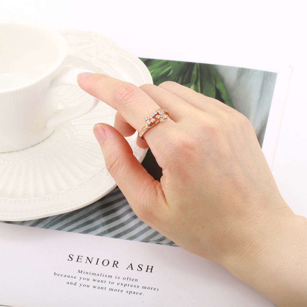 Ring aus goldplattierterr Legierung mit weißem Emporia® Kristall 6 