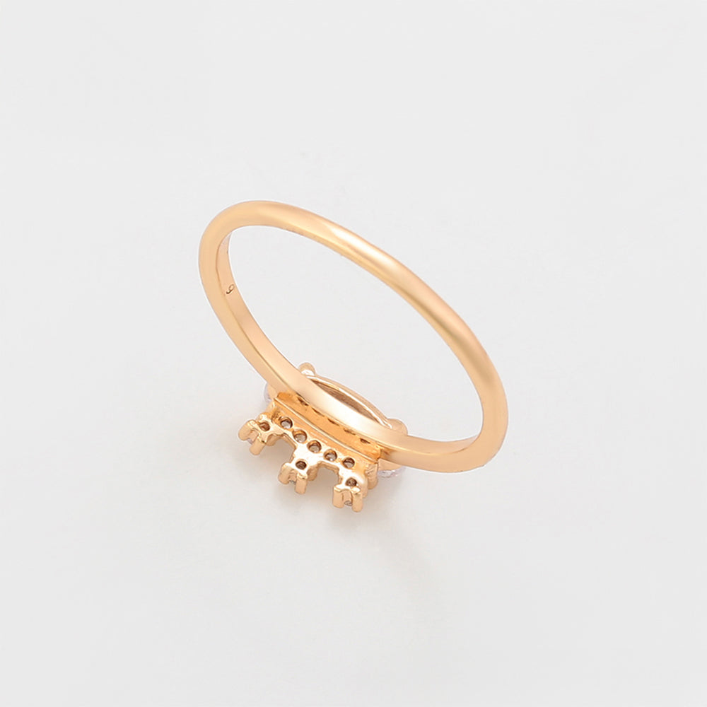 Ring aus goldplattierterr Legierung mit weißem Emporia® Kristall 7 