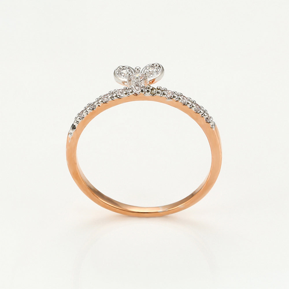 Ring aus goldplattierterr Legierung mit weißem Emporia® Kristall 4 