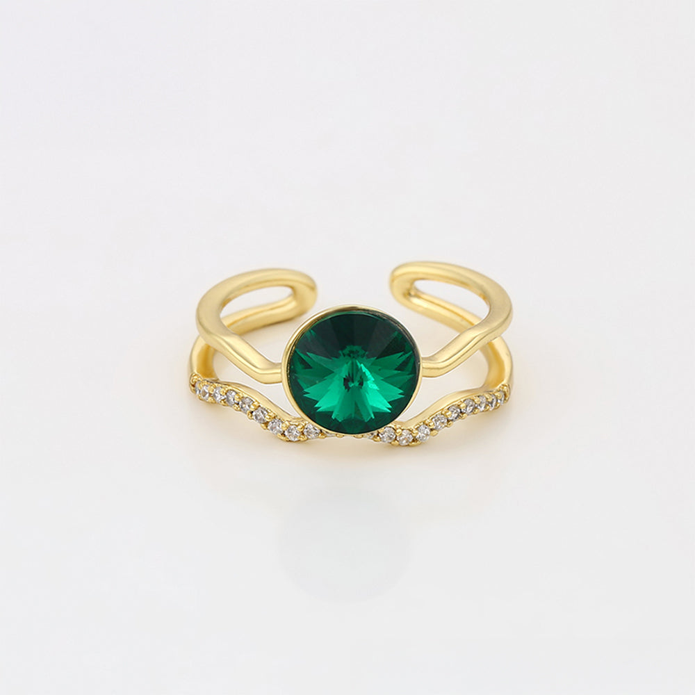Ring aus goldplattierterr Legierung mit grünem Emporia® Kristall und weißem Emporia® Kristall 4 