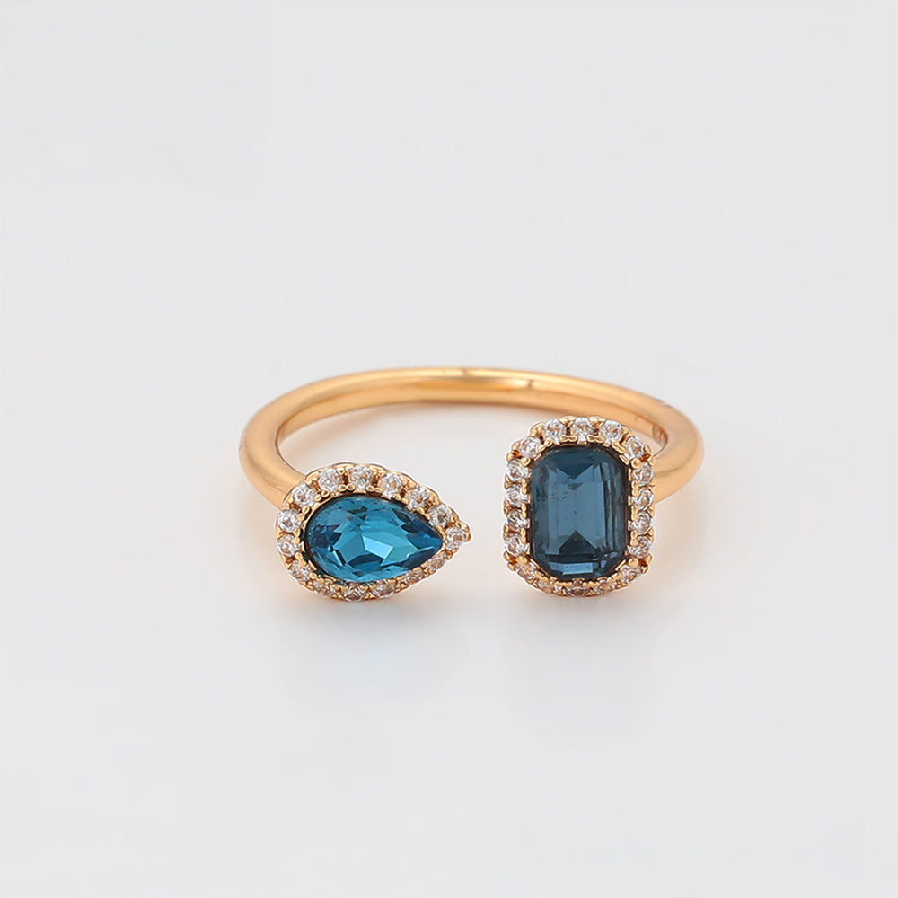 Ring aus goldplattierterr Legierung mit blauem Emporia®-Kristall und weißem Emporia® Kristall 6 