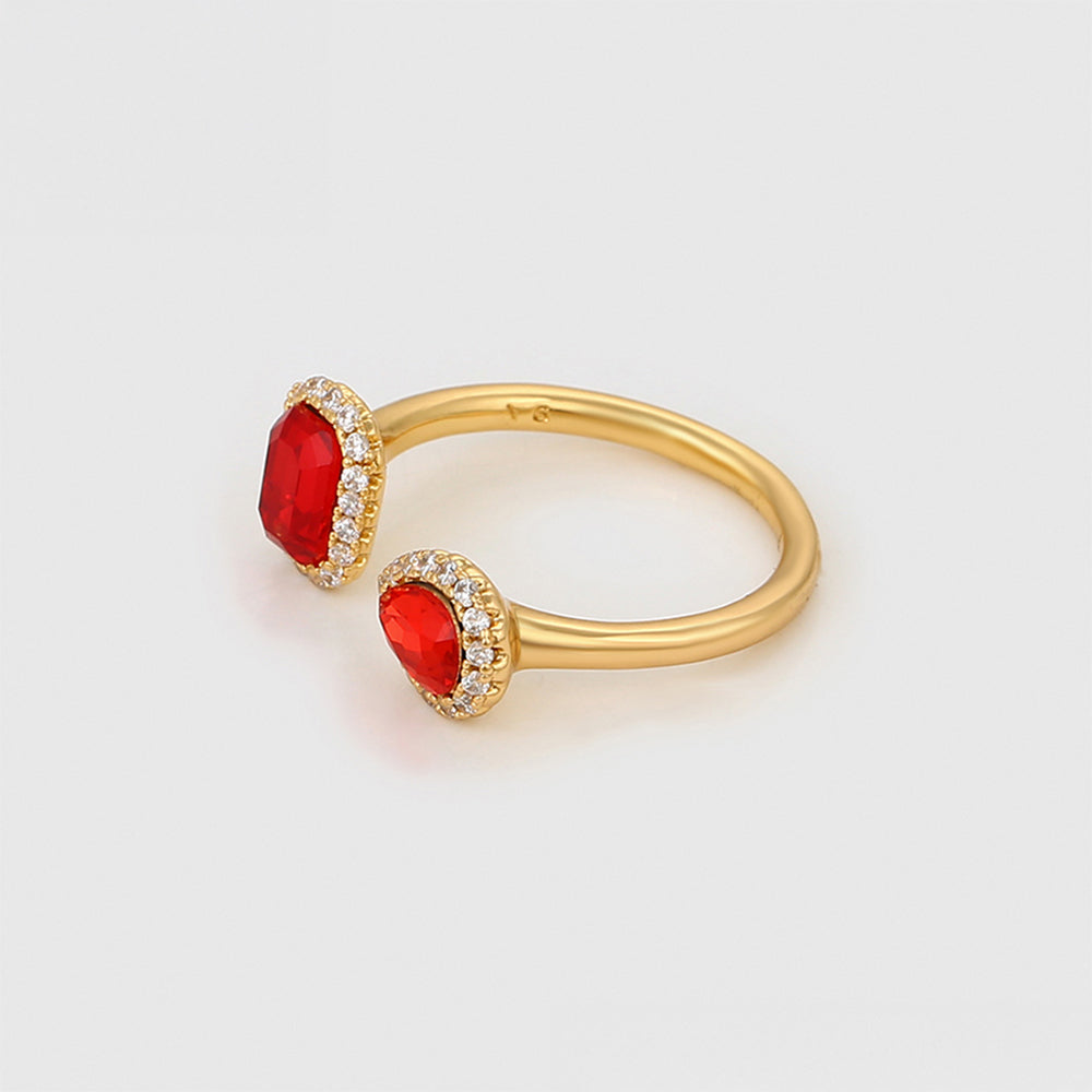 Ring aus goldplattierterr Legierung mit rotem Emporia®-Kristall und weißem Emporia® Kristall 4 