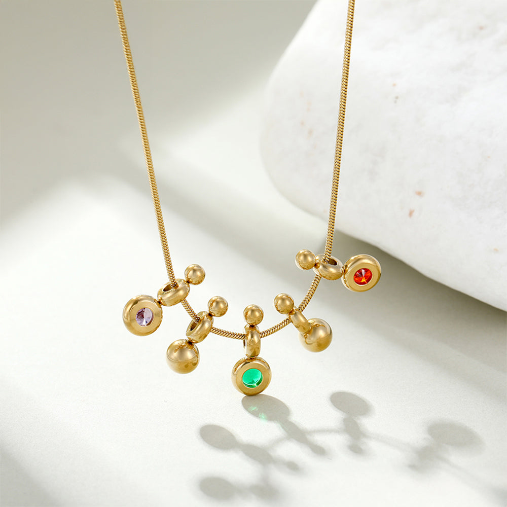 Halskette aus goldplattierter Legierung mit grünem Emporia® Kristall und rotem Emporia®-Kristall 4 