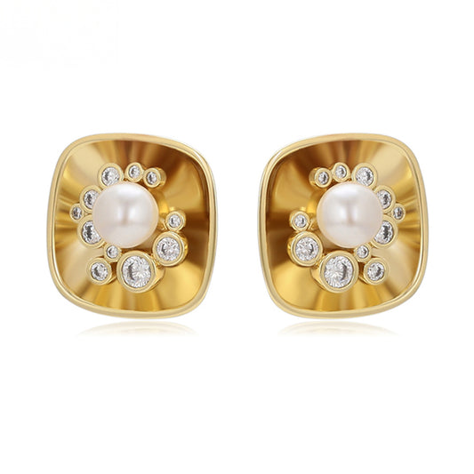 Ohrringe aus goldplattierter Legierung mit Glasperle und weißem Emporia® Kristall