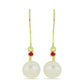 Goldplattierte Silberohrringe mit weißer Süßwasserperle und Rubin aus Madagaskar