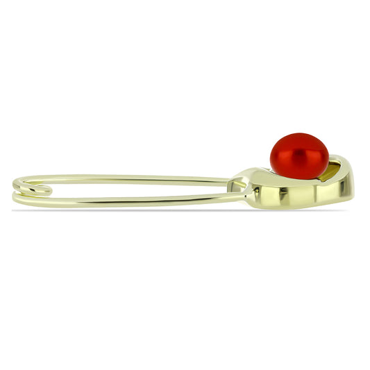 Goldplattierte Silberbrosche mit roter Süßwasserperle