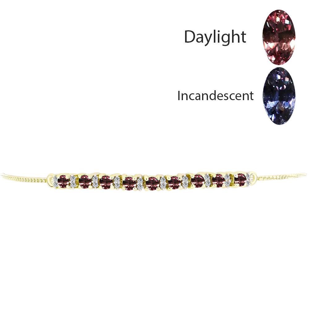 Goldplattiertes Silberarmband mit farbwechselndem Granat aus Bekily und weißem Topas