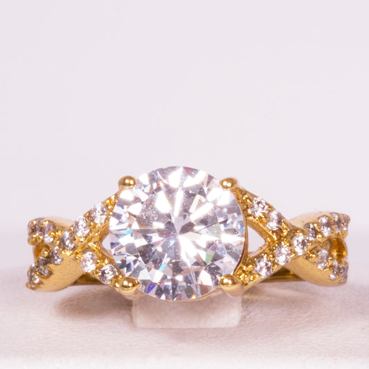 Ring aus goldplattierterr Legierung mit weißem Emporia® Kristall