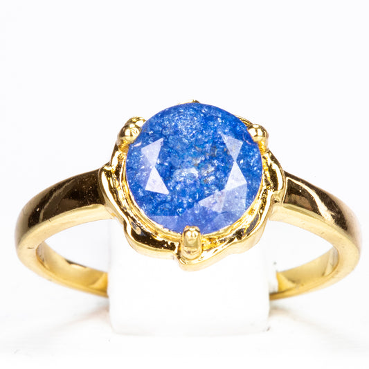 Ring aus goldplattierterr Legierung mit blauem Emporia®-Kristall
