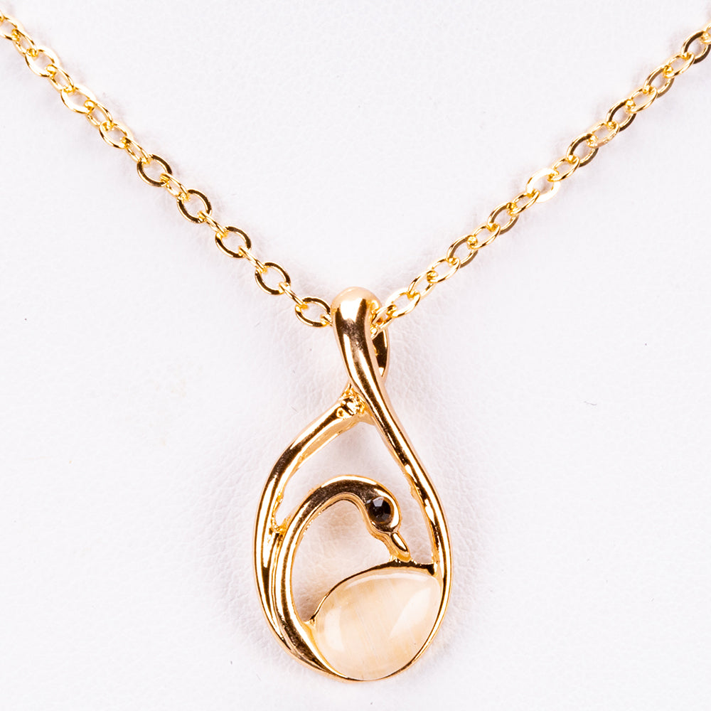 Schmuckgarnitur aus aus goldplattierter Legierung mit weißem Emporia® Kristall 2 