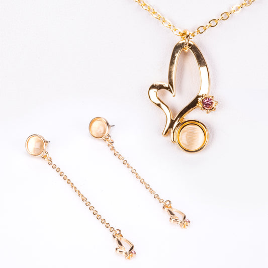 Schmuckgarnitur aus aus goldplattierter Legierung mit Perle und rotem Emporia®-Kristall