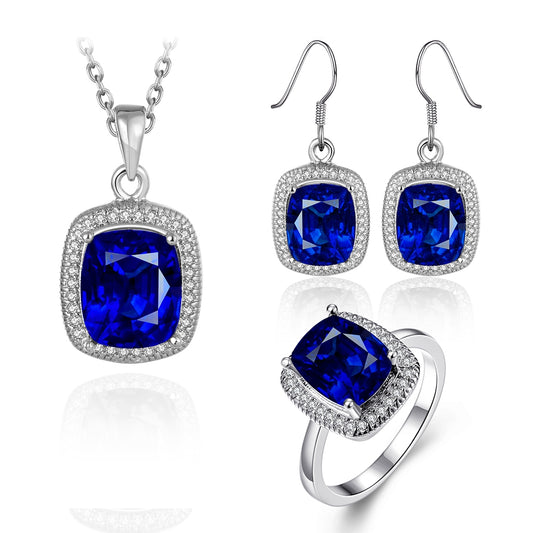 Schmuckgarnitur aus aus goldplattierter Legierung mit blauem Emporia®-Kristall