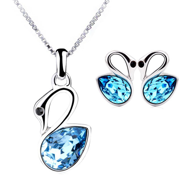 Schmuckgarnitur aus aus goldplattierter Legierung mit blauem Emporia®-Kristall 1 