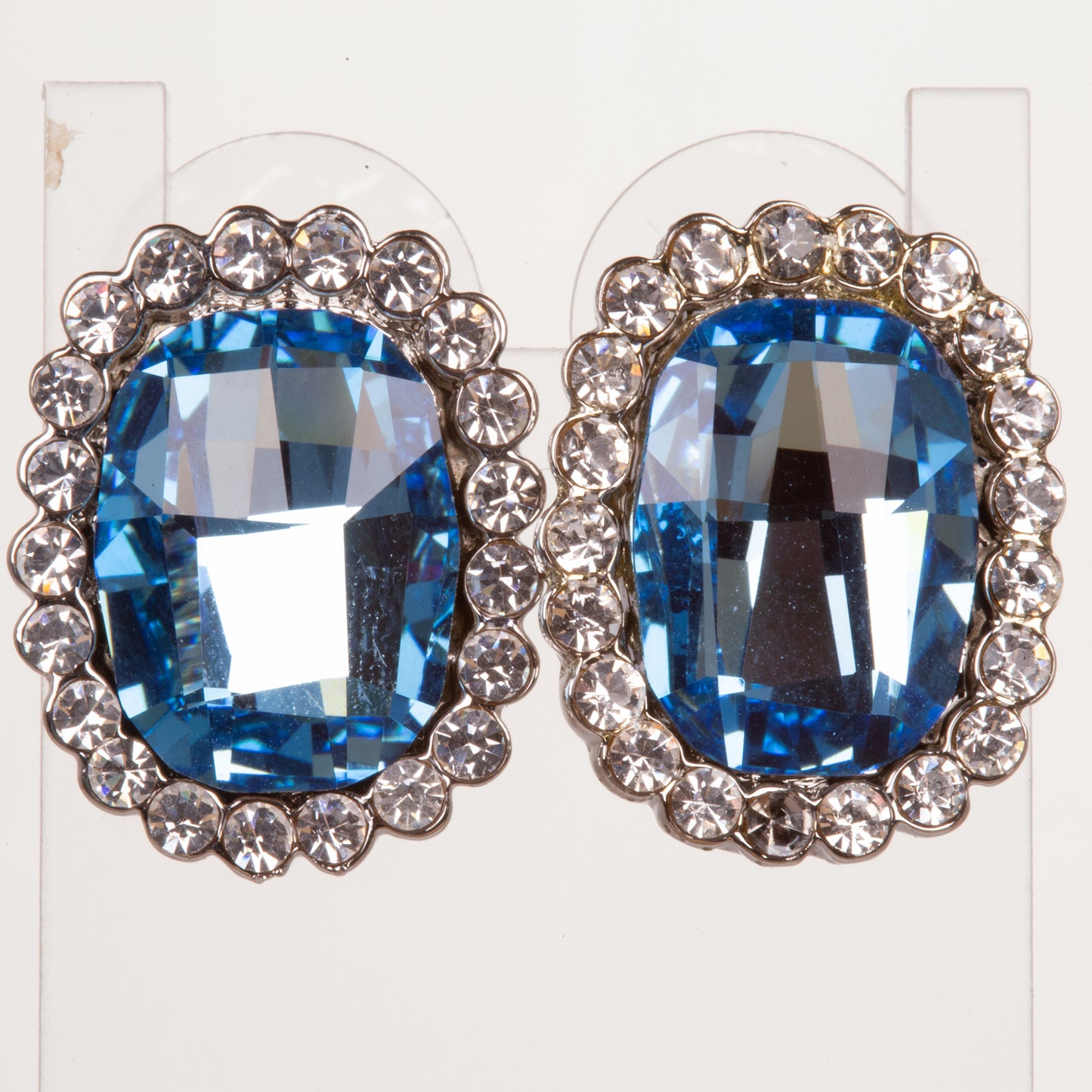 Schmuckgarnitur aus aus weißgoldplattierter Legierung mit blauem Emporia®-Kristall