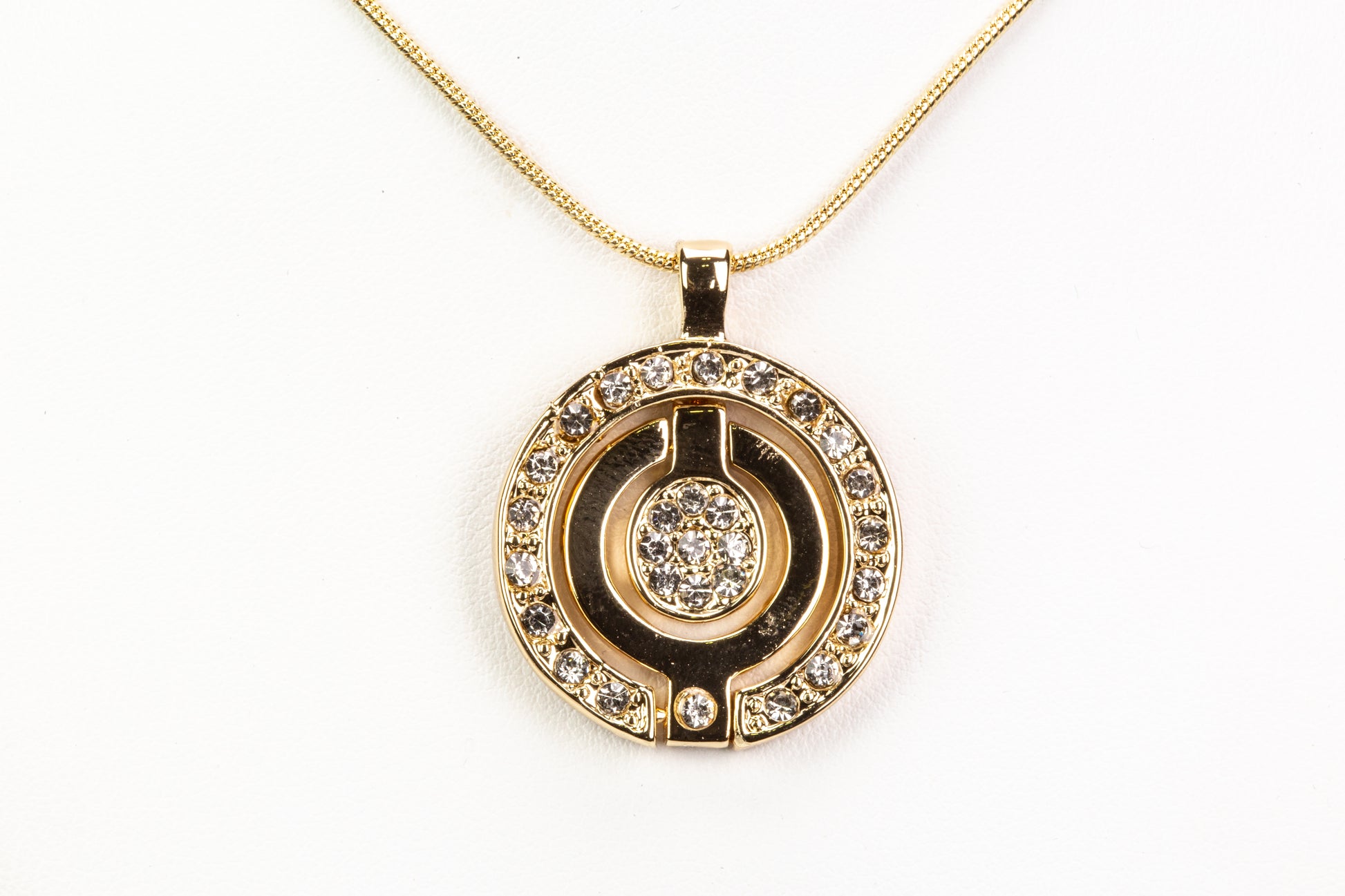 Schmuckgarnitur aus aus goldplattierter Legierung mit weißem Emporia® Kristall 6 