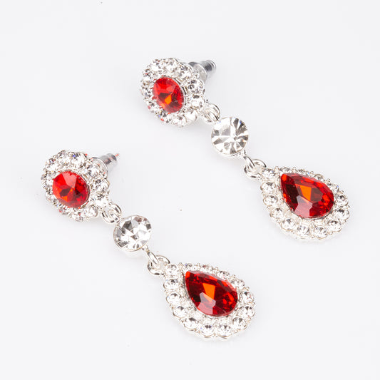 Schmuckgarnitur aus aus weißgoldplattierter Legierung mit rotem Emporia®-Kristall und weißem Emporia® Kristall