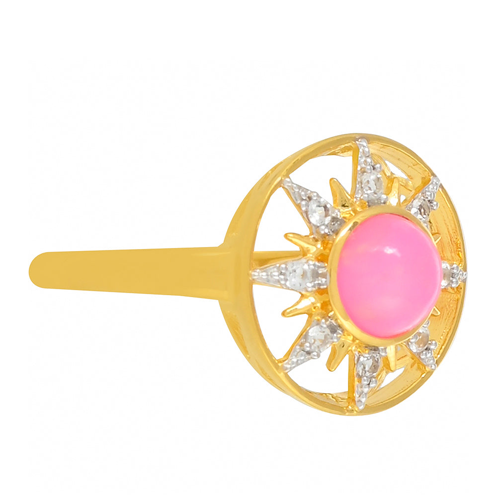 Goldplattierter Silberring mit äthiopischem neon pink Opal und weißem Topas