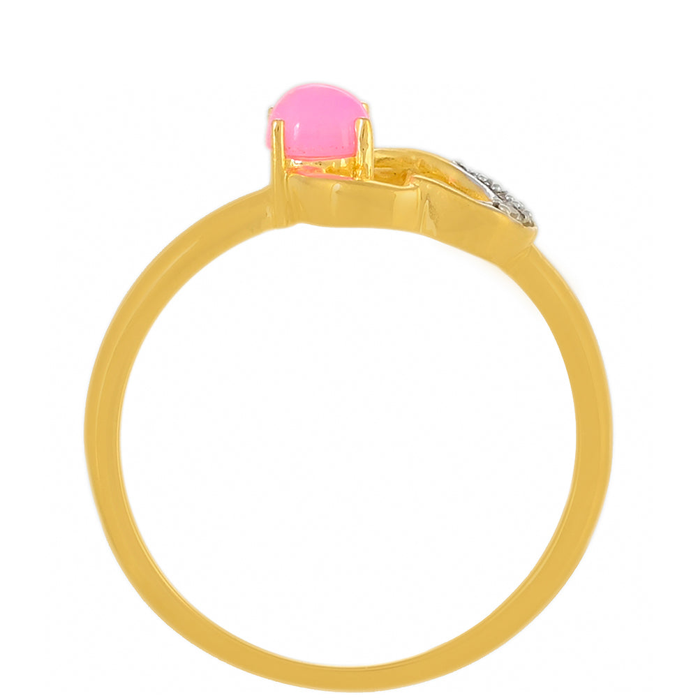 Goldplattierter Silberring mit äthiopischem neon pink Opal und weißem Topas