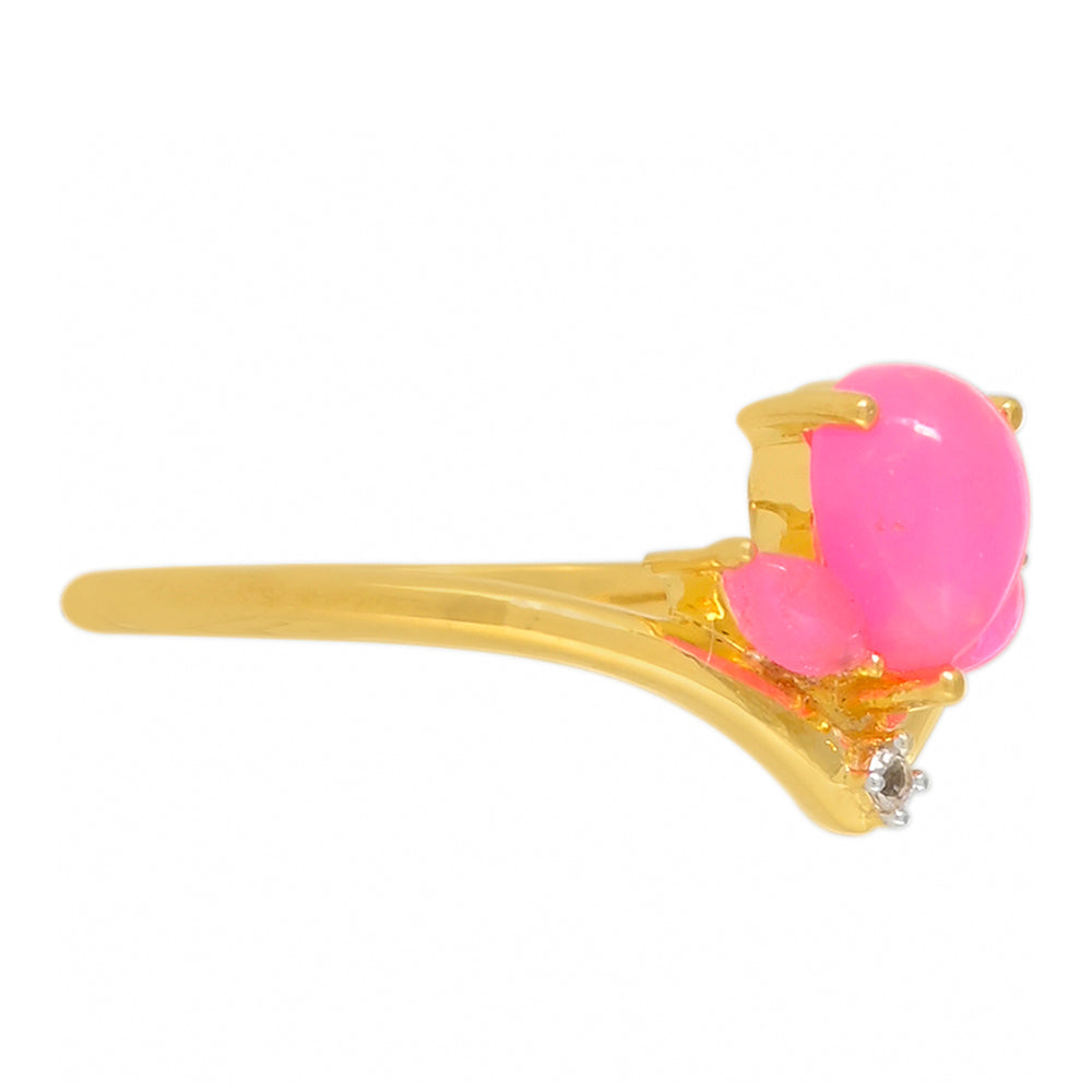 Goldplattierter Silberring mit äthiopischem neon pink Opal und weißem Topas